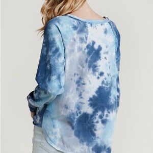 NWT - Umgee Blue Tie-Dye Henley Top